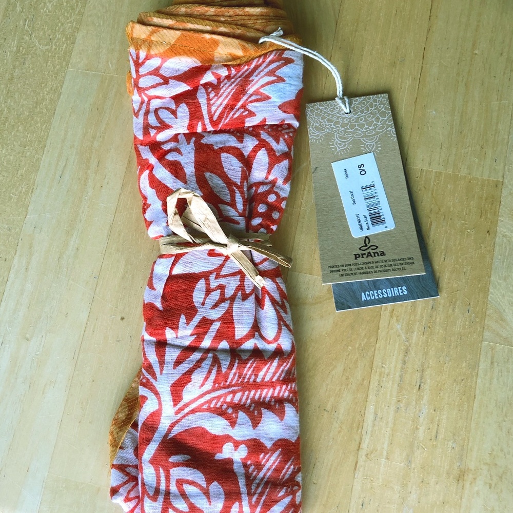Prana Mena Scarf
